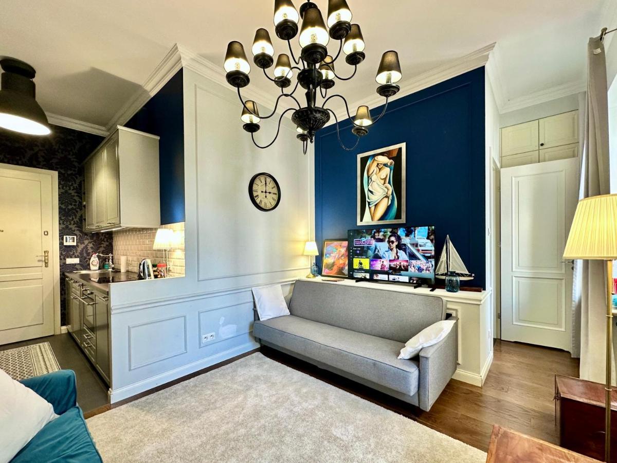 Decor Metro Wifi 300 Mbs 65tv Netflix Hbo Butas Warsaw