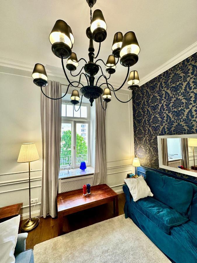 Butas Decor Metro Wifi 300 Mbs 65tv Netflix Hbo
